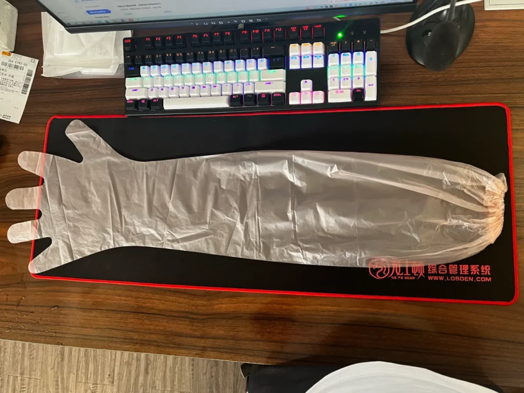 Shoulder Length Plactic Gloves with Elastic Band Cuff